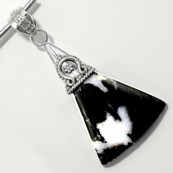 The Girl With Kaleidoscope Eyes Jewelry - White Buffalo Turquoise Pendent
